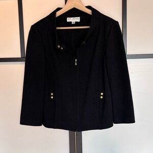 St. John Collection Blazer zipper Jacket sweater. Women’s size 8. Made in USA